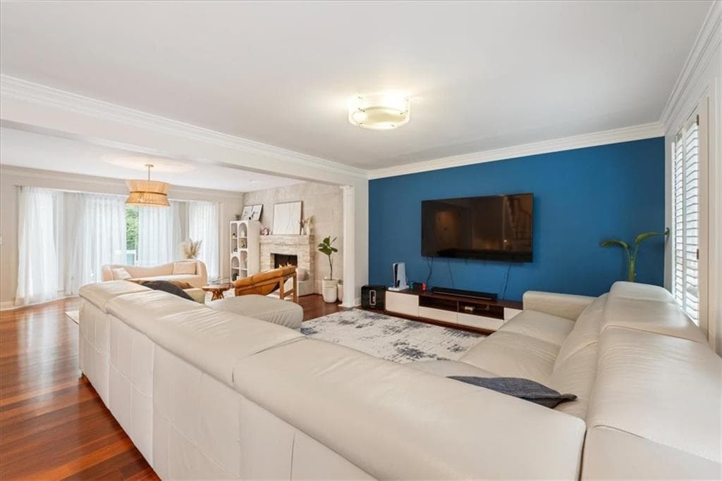 5 bedroom, 4 bathroom, 4,660 sq ft single family residence for sale at 425 Red Jacket Way, Alpharetta, GA 30005 — photo 10