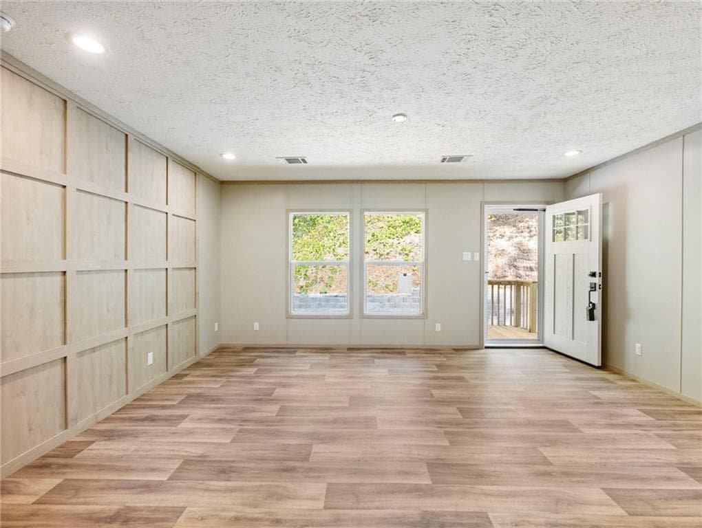 4 bedroom, 2 bathroom, 1,568 sq ft single family residence for sale at 5377 Stillwater Lane, Braselton, GA 30517 — photo 5