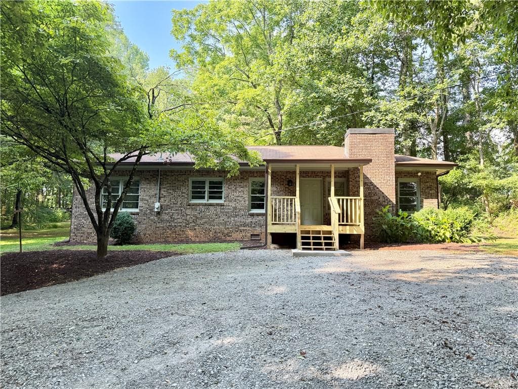 4 bedroom, 2 bathroom, 1,250 sq ft single family residence sold at 75 Highland Avenue, Jasper, GA 30143