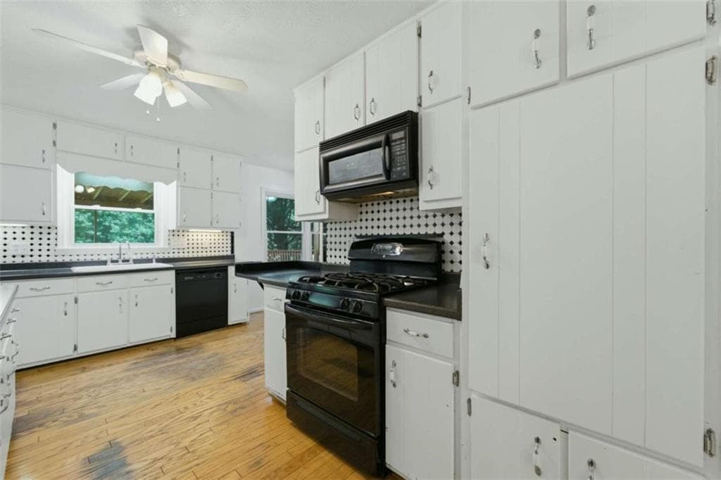 3 bedroom, 3 bathroom, 2,871 sq ft single family residence under contract at 1720 Windsorbrooke Drive, Marietta, GA 30062 — photo 6