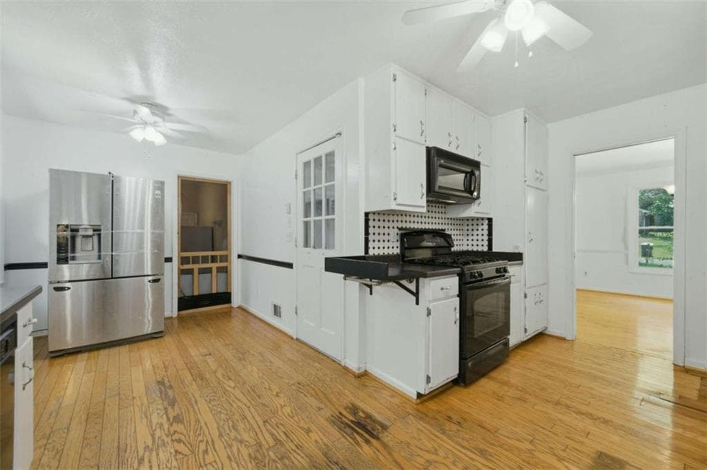 3 bedroom, 3 bathroom, 2,871 sq ft single family residence under contract at 1720 Windsorbrooke Drive, Marietta, GA 30062 — photo 9