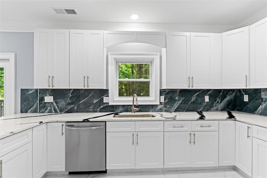 5 bedroom, 4 bathroom, 3,200 sq ft single family residence under contract at 2673 Royal Oak Ct, Acworth, GA 30102 — photo 7