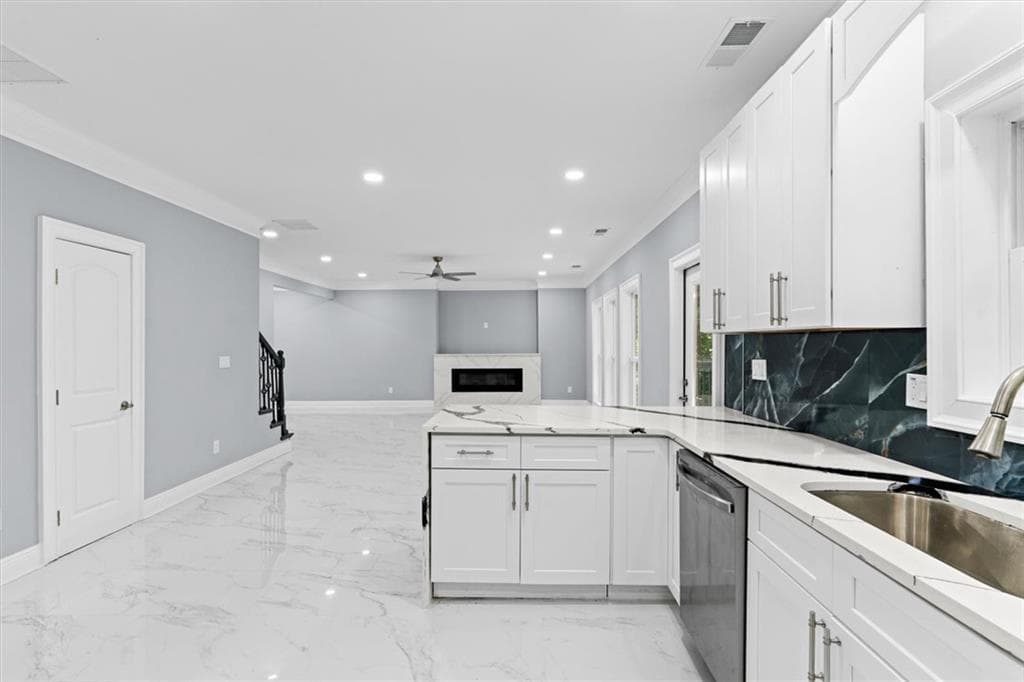 5 bedroom, 4 bathroom, 3,200 sq ft single family residence under contract at 2673 Royal Oak Ct, Acworth, GA 30102 — photo 8