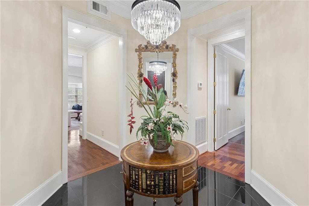2 bedroom, 2 bathroom, 1,460 sq ft condominium under contract at 77 Peachtree Place 107, Atlanta, GA 30309 — photo 4