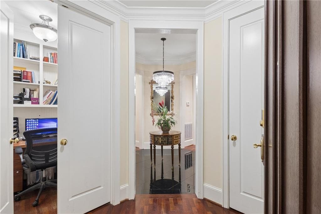 2 bedroom, 2 bathroom, 1,460 sq ft condominium under contract at 77 Peachtree Place 107, Atlanta, GA 30309 — photo 5