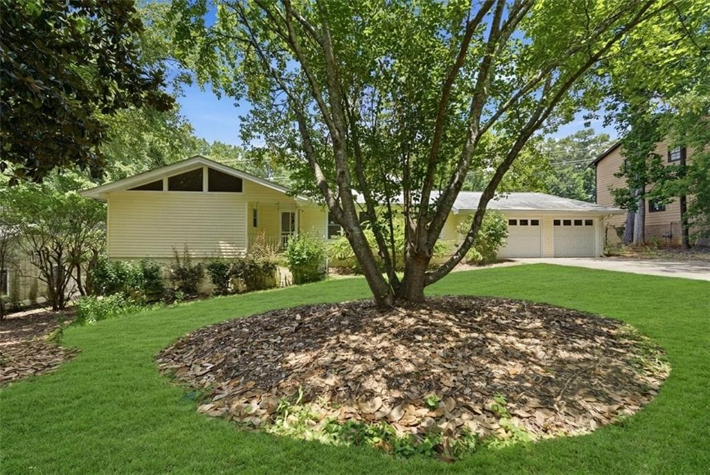 3 bedroom, 3 bathroom, 2,871 sq ft single family residence under contract at 1720 Windsorbrooke Drive, Marietta, GA 30062 — photo 2