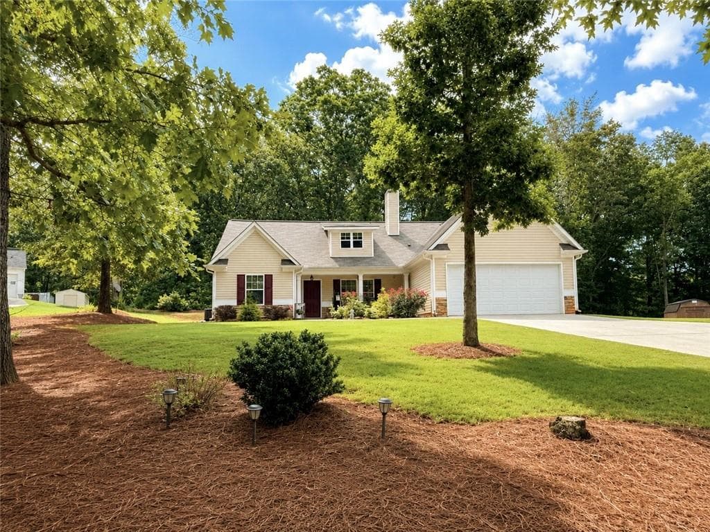 3 bedroom, 2 bathroom, 1,550 sq ft single family residence for sale at 338 Rc Thompson Road, Dallas, GA 30157