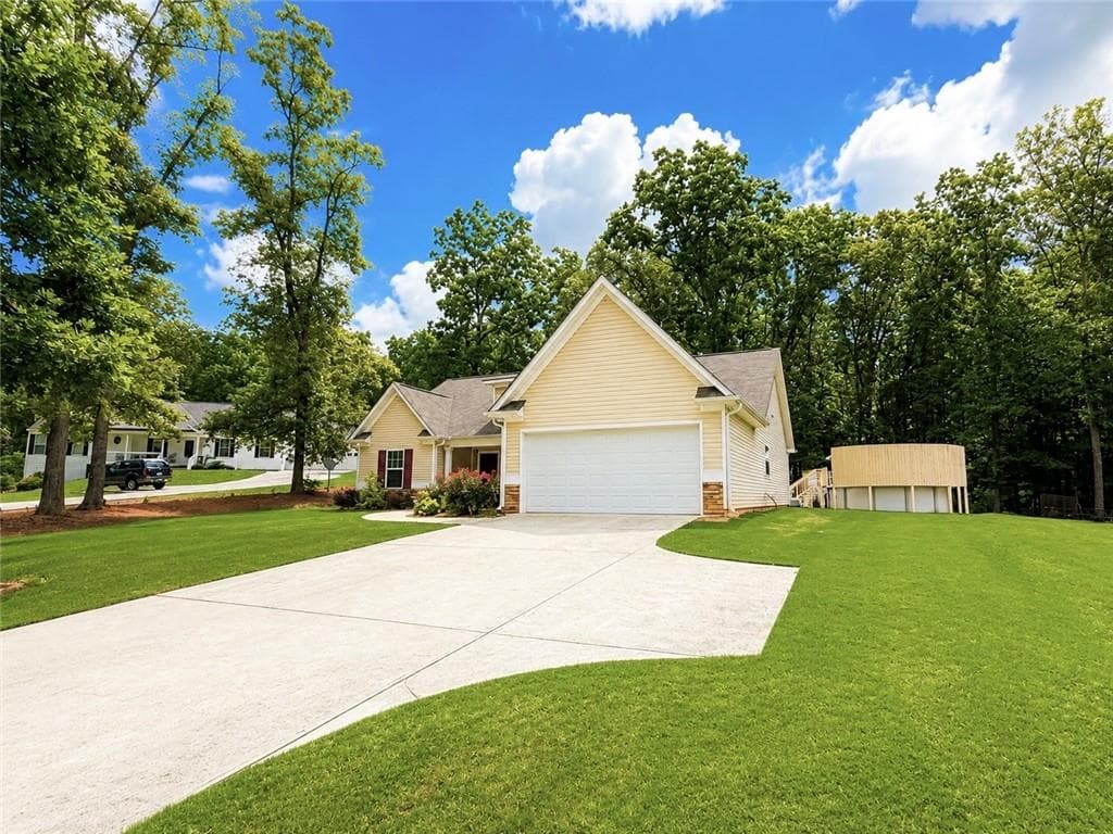 3 bedroom, 2 bathroom, 1,550 sq ft single family residence for sale at 338 Rc Thompson Road, Dallas, GA 30157 — photo 3