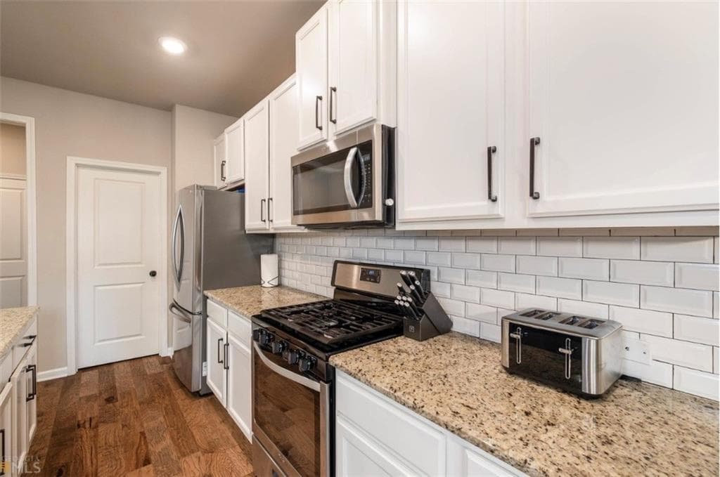 4 bedroom, 3 bathroom, 2,553 sq ft single family residence for sale at 225 Evergreen Way, Loganville, GA 30052 — photo 10