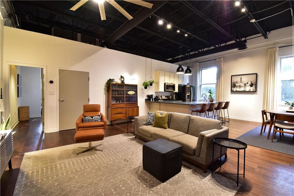 2 bedroom, 2 bathroom, 1,260 sq ft condominium for sale at 5097 Peachtree Road C, Atlanta, GA 30341 — photo 3