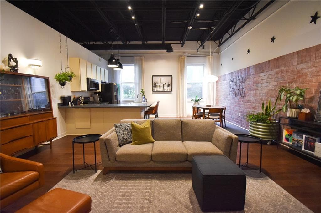 2 bedroom, 2 bathroom, 1,260 sq ft condominium for sale at 5097 Peachtree Road C, Atlanta, GA 30341 — photo 4