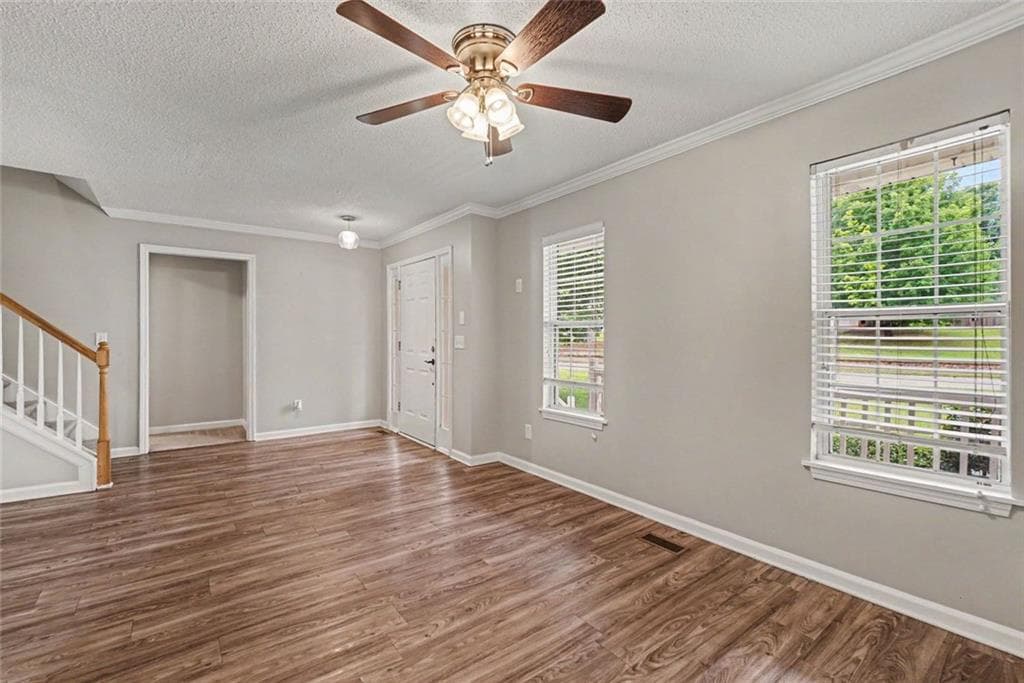 4 bedroom, 3 bathroom, 2,103 sq ft single family residence for sale at 5831 Millers Pond Lane, Powder Springs, GA 30127 — photo 2