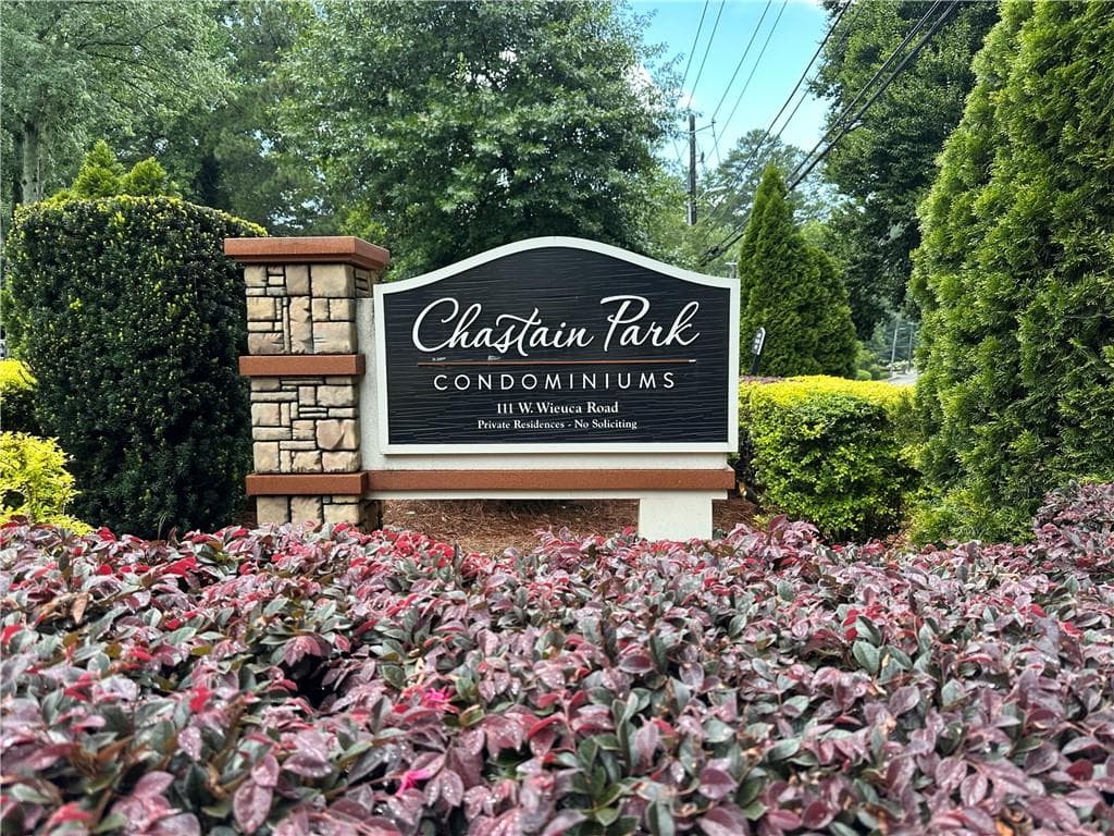 1 bedroom, 1 bathroom, 690 sq ft condominium under contract at 3075 Chastain Park Court, Atlanta, GA 30342