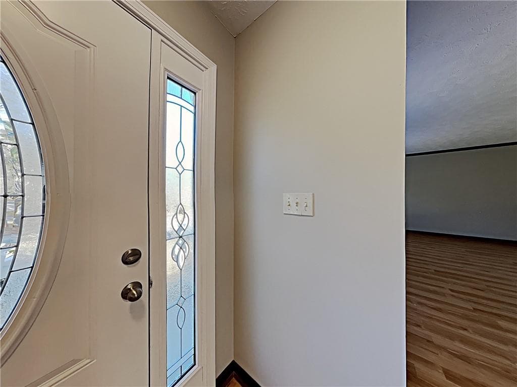 4 bedroom, 3 bathroom, 2,194 sq ft single family residence for sale at 185 Deer Forest Trail, Fayetteville, GA 30214 — photo 6