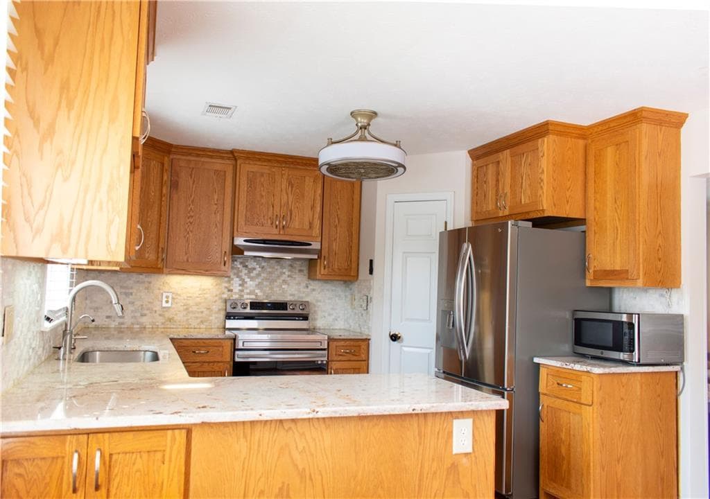 5 bedroom, 3 bathroom, 2,292 sq ft single family residence for sale at 1120 San Marcos Cove, Lawrenceville, GA 30043 — photo 9