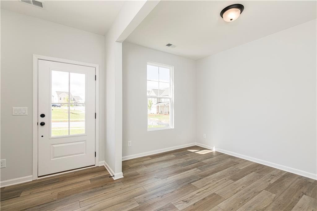 4 bedroom, 3 bathroom, 2,400 sq ft single family residence for sale at 370 Jasmine Woods Drive, Lawrenceville, GA 30046 — photo 6