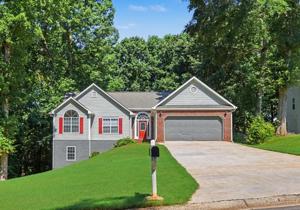 4 bedroom, 3 bathroom, 1,820 sq ft single family residence for sale at 1411 Water Wheel Drive, Bethlehem, GA 30620 — photo 2