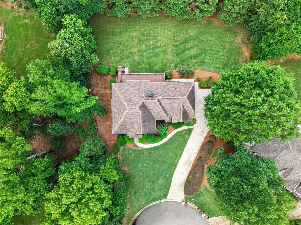 5 bedroom, 5 bathroom, 4,291 sq ft single family residence for sale at 5825 Aspen Forest Court, Cumming, GA 30040 — photo 4