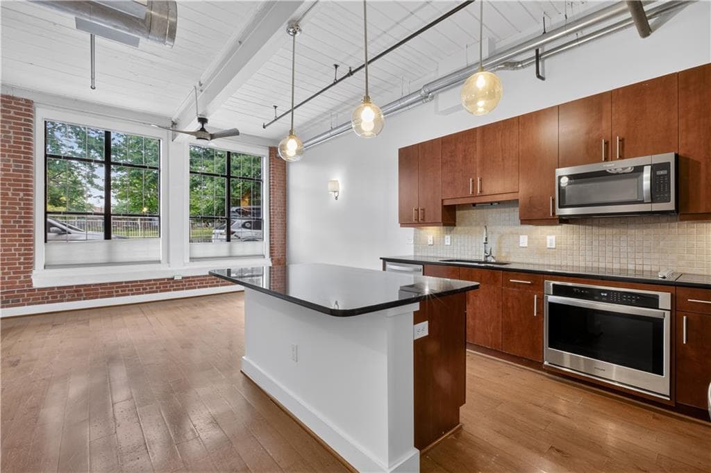 2 bedroom, 2 bathroom, 1,120 sq ft condominium for sale at 1261 Caroline Street 110, Atlanta, GA 30307 — photo 2