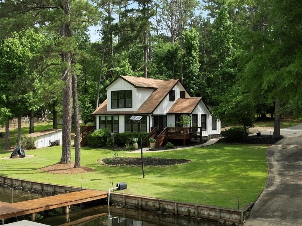 3 bedroom, 2 bathroom, 1,700 sq ft single family residence for sale at 112 Sinclair Circle, Eatonton, GA 31024 — photo 2