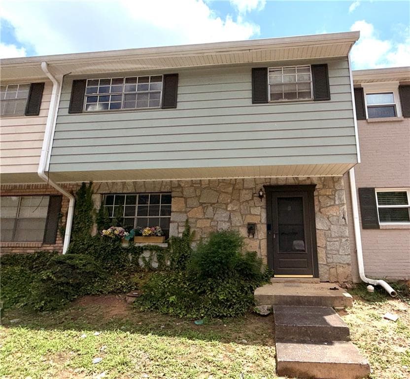 3 bedroom, 3 bathroom, 1,340 sq ft condominium sold at 4701 Flat Shoals Road 61B, Union City, GA 30291