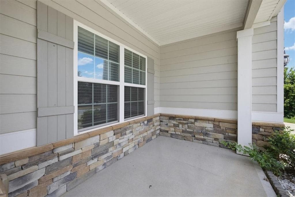 4 bedroom, 3 bathroom, 3,426 sq ft single family residence under contract at 15 Hughston Walk, Newnan, GA 30263 — photo 5