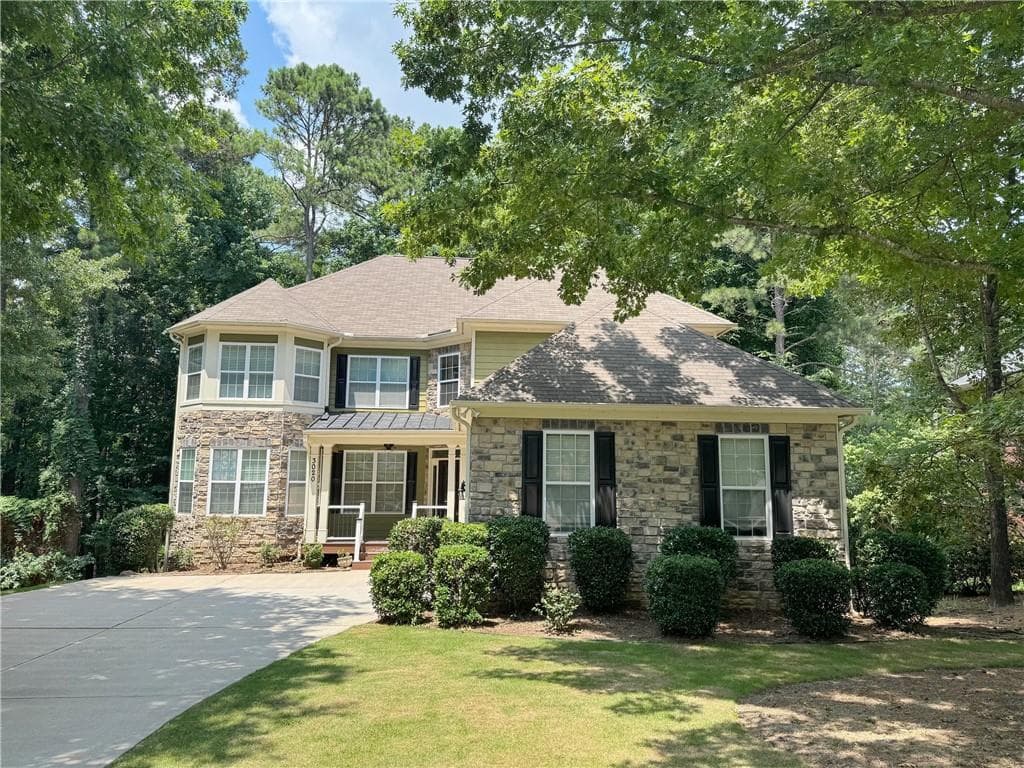 6 bedroom, 5 bathroom, 3,277 sq ft single family residence for sale at 3020 Norwell Court, Locust Grove, GA 30248 — photo 2