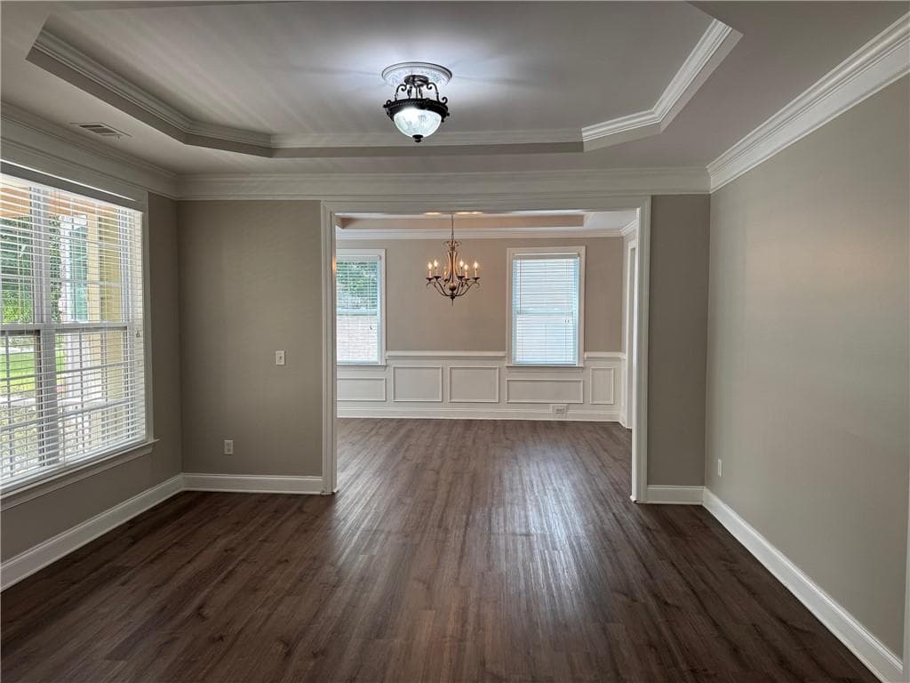 6 bedroom, 5 bathroom, 3,277 sq ft single family residence for sale at 3020 Norwell Court, Locust Grove, GA 30248 — photo 4