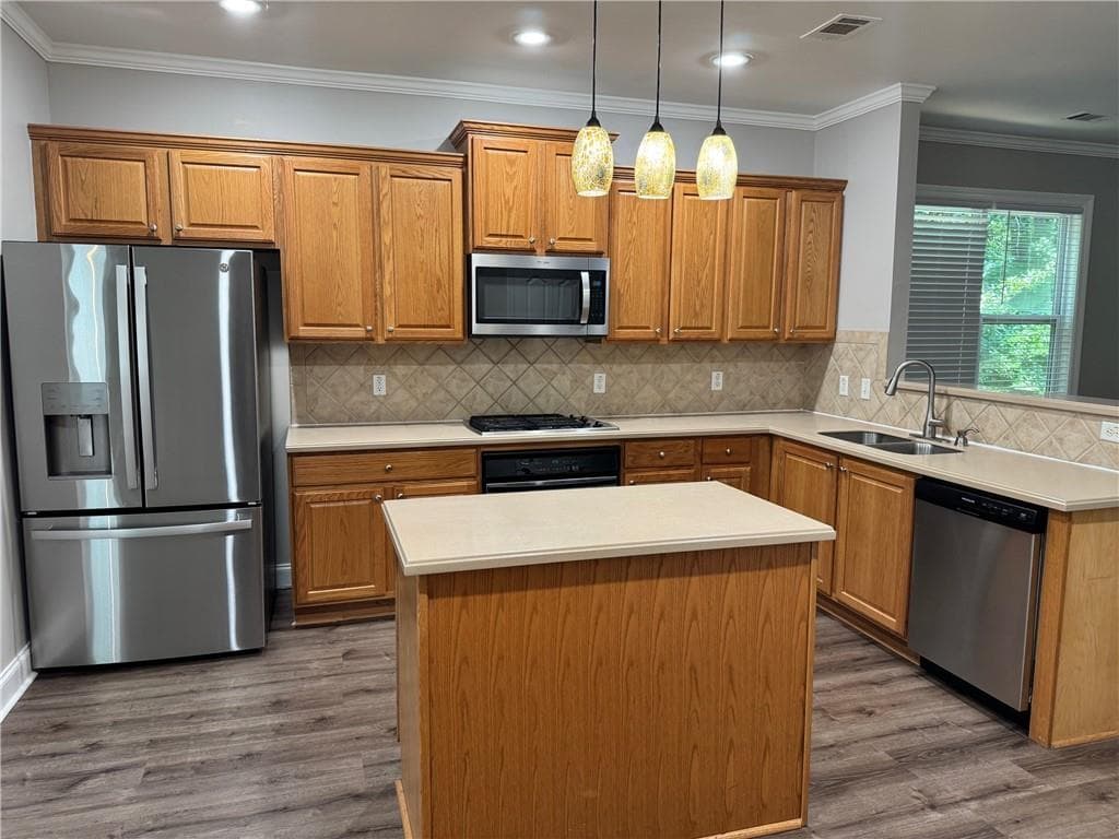 6 bedroom, 5 bathroom, 3,277 sq ft single family residence for sale at 3020 Norwell Court, Locust Grove, GA 30248 — photo 9