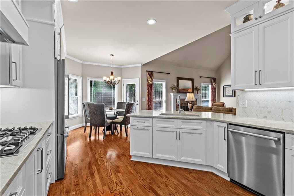 5 bedroom, 4 bathroom, 4,285 sq ft single family residence under contract at 120 Creek Bank Drive, Acworth, GA 30101 — photo 7