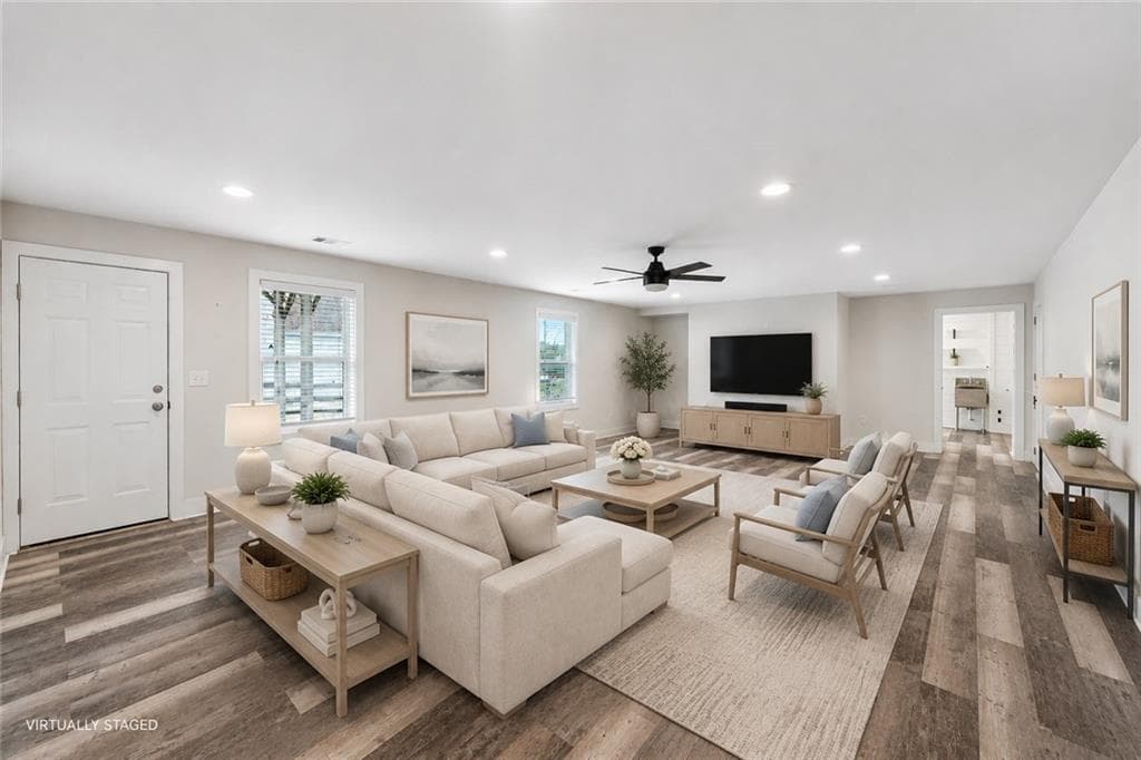 5 bedroom, 5 bathroom, 5,167 sq ft single family residence under contract at 6695 Canyon Cove, Cumming, GA 30028 — photo 5