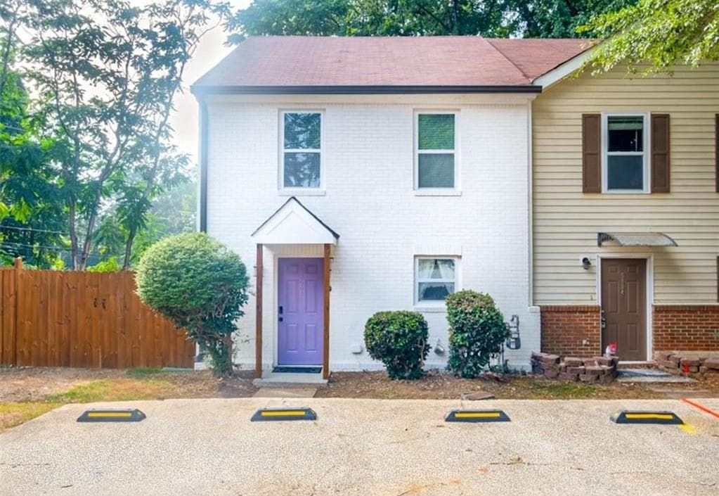 2 bedroom, 3 bathroom, 1,320 sq ft townhouse for sale at 5005 Pat Mell Place, Smyrna, GA 30080