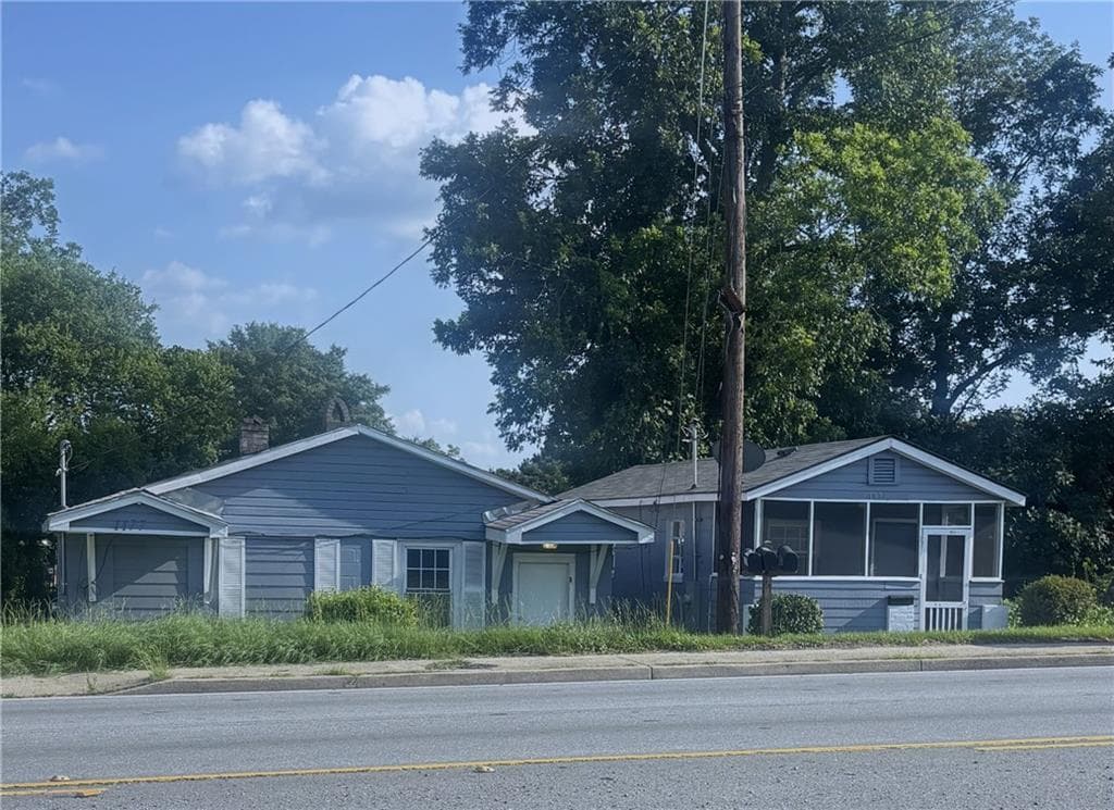 duplex for sale at 1177 Shurling Drive, Macon, GA 31211
