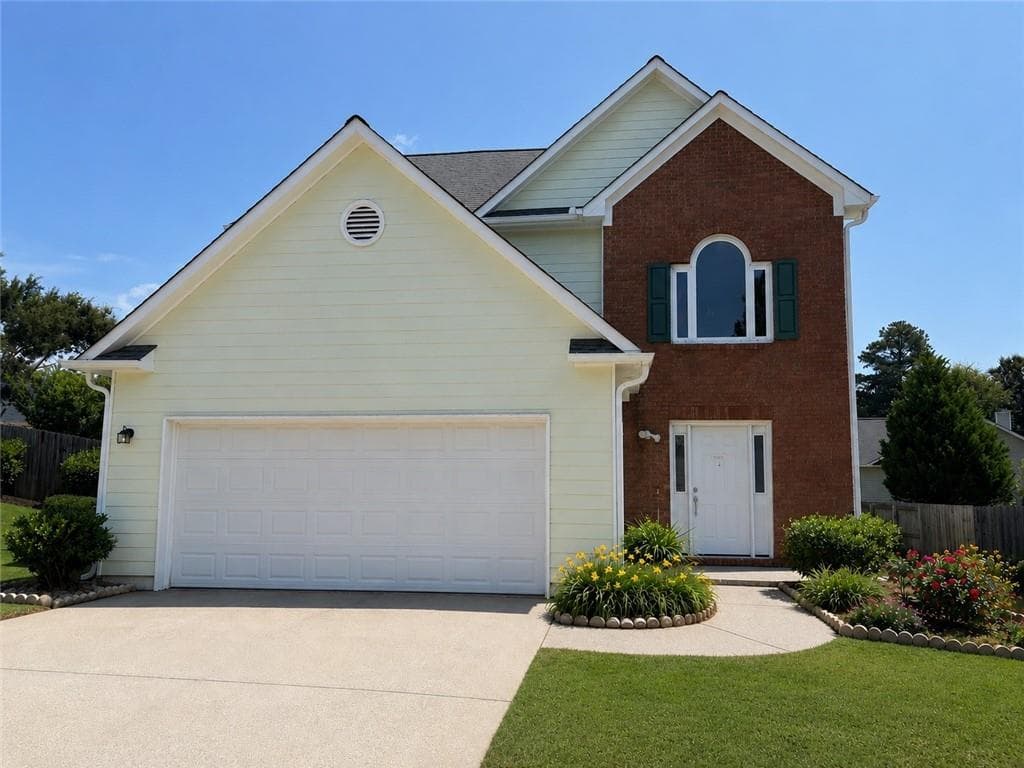 3 bedroom, 3 bathroom, 2,001 sq ft home for sale at 4917 Overlook View Court, Duluth, GA