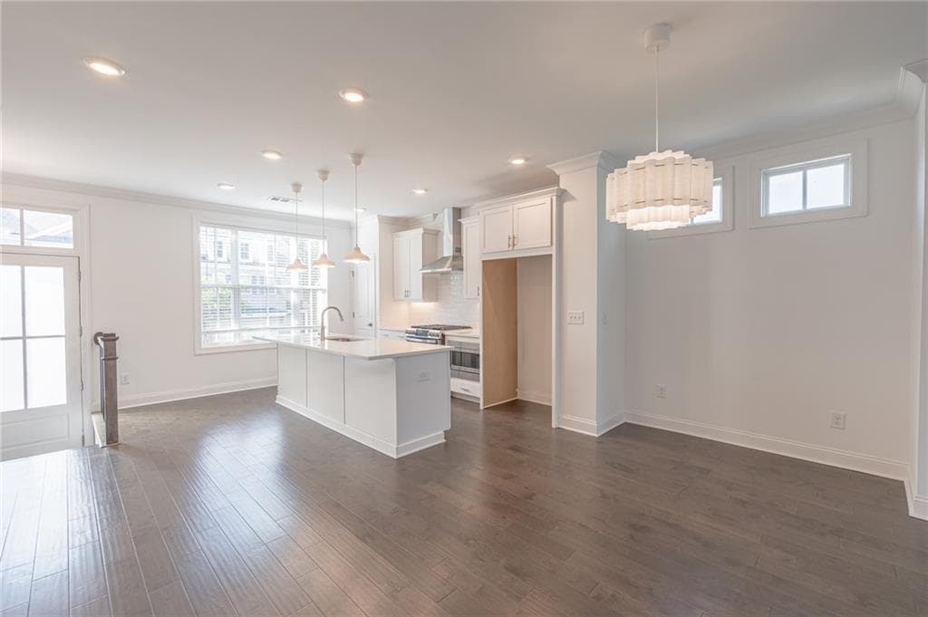 3 bedroom, 4 bathroom, 2,044 sq ft townhouse for sale at 4570 Sims Park Ovlk, Suwanee, GA 30024 — photo 7