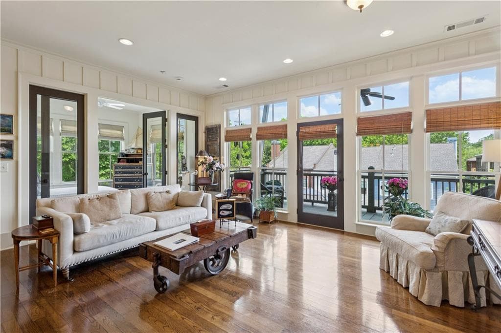 2 bedroom, 3 bathroom, 1,401 sq ft condominium sold at 402 Prosper Circle 204, Marietta, GA 30060