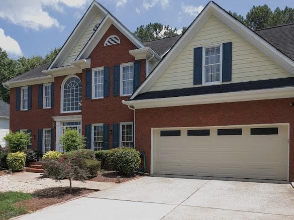5 bedroom, 3 bathroom, 2,914 sq ft single family residence for sale at 353 Lake Forest Court, Lawrenceville, GA 30043 — photo 2