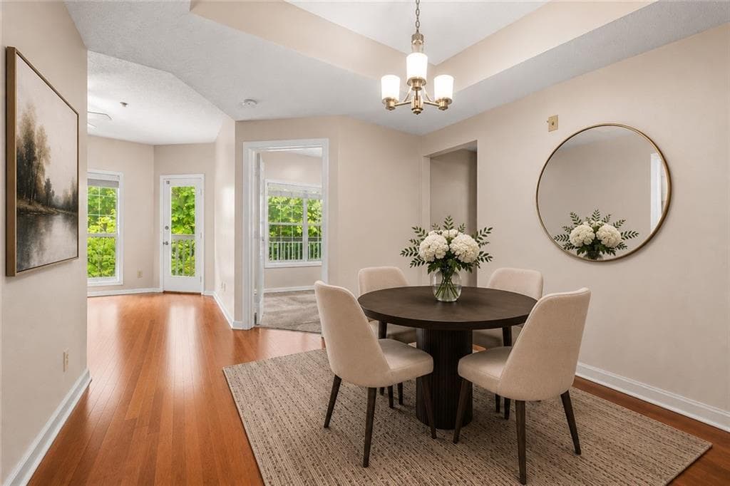 2 bedroom, 1 bathroom, 978 sq ft condominium for sale at 1250 Parkwood Circle 2203, Atlanta, GA 30339 — photo 4