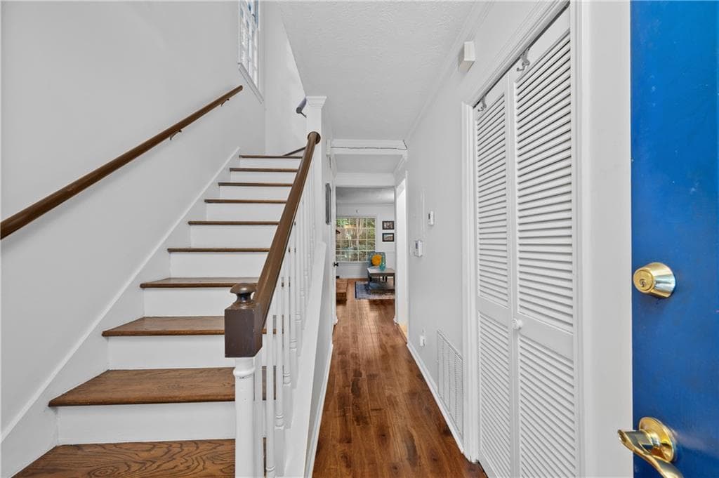 3 bedroom, 2 bathroom, 1,730 sq ft townhouse for sale at 4101 N Gloucester Place, Atlanta, GA 30341 — photo 5