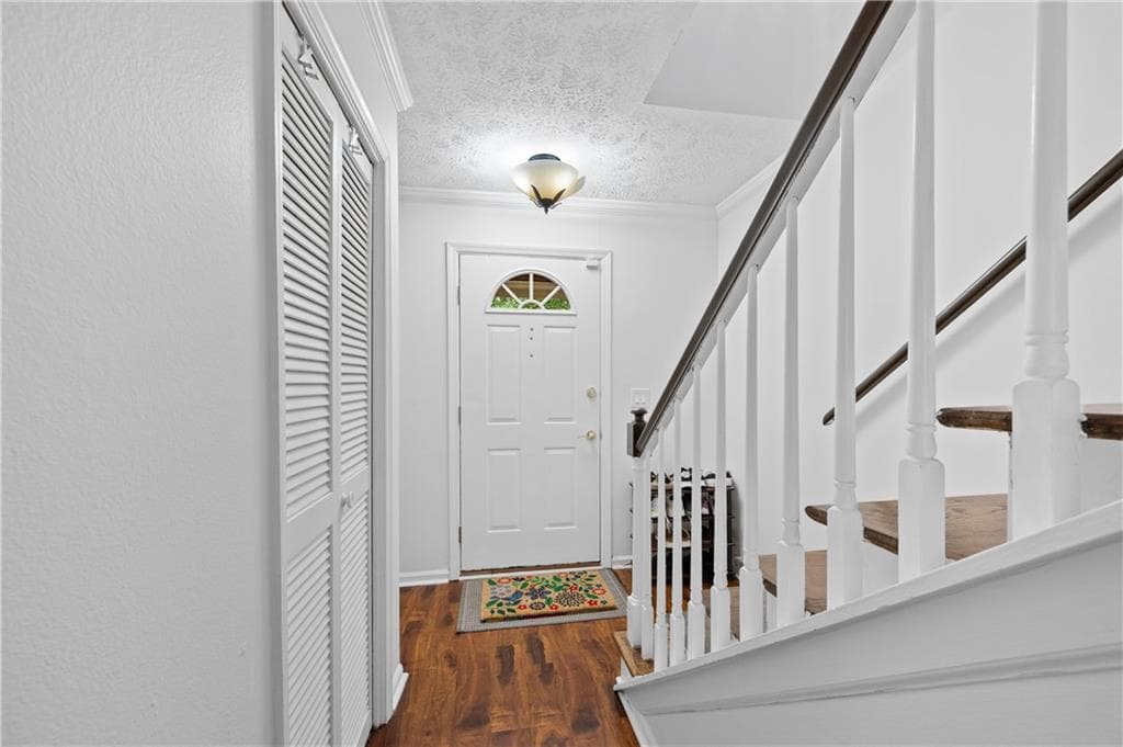 3 bedroom, 2 bathroom, 1,730 sq ft townhouse for sale at 4101 N Gloucester Place, Atlanta, GA 30341 — photo 6