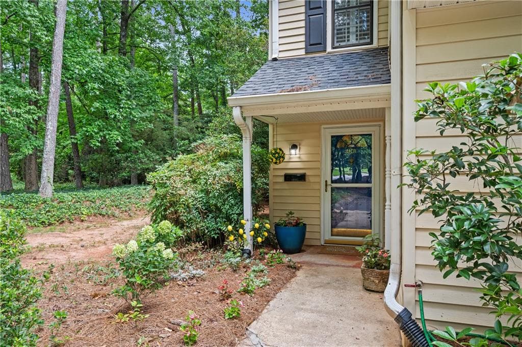 3 bedroom, 2 bathroom, 1,730 sq ft townhouse for sale at 4101 N Gloucester Place, Atlanta, GA 30341 — photo 3