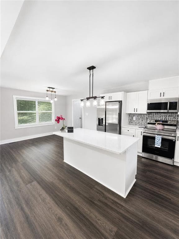 3 bedroom, 3 bathroom, 1,736 sq ft single family residence for sale at 2773 Austin Lane, Jonesboro, GA 30236 — photo 4