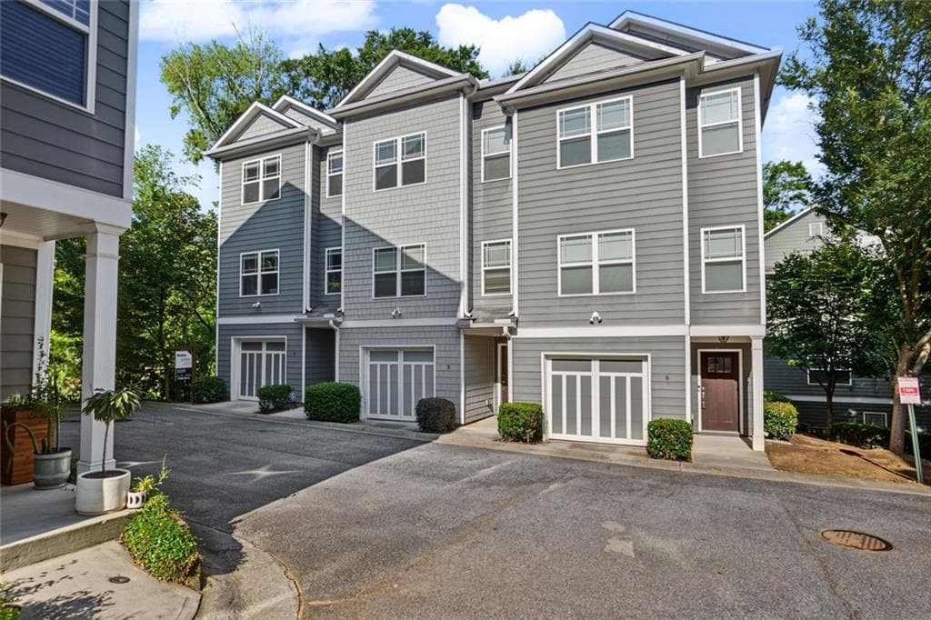 2 bedroom, 3 bathroom, 1,306 sq ft townhouse for sale at 1365 Memorial Drive 5, Atlanta, GA 30317 — photo 9