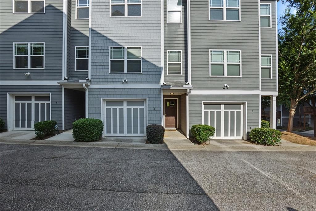 2 bedroom, 3 bathroom, 1,306 sq ft townhouse for sale at 1365 Memorial Drive 5, Atlanta, GA 30317 — photo 10