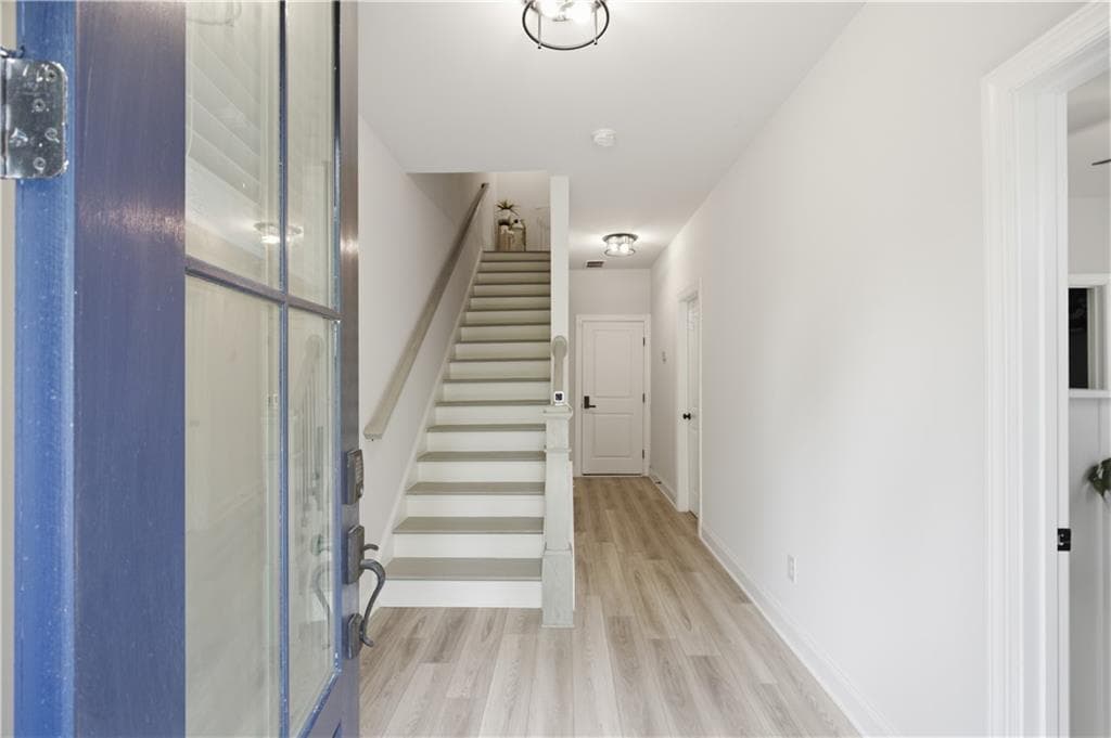 4 bedroom, 4 bathroom, 2,295 sq ft townhouse for sale at 3005 Poppy Lane, Roswell, GA 30076 — photo 4