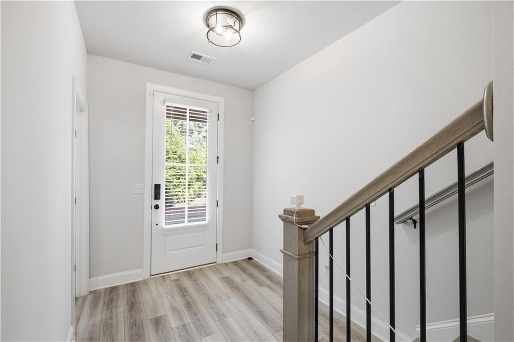 4 bedroom, 4 bathroom, 2,295 sq ft townhouse for sale at 3005 Poppy Lane, Roswell, GA 30076 — photo 8