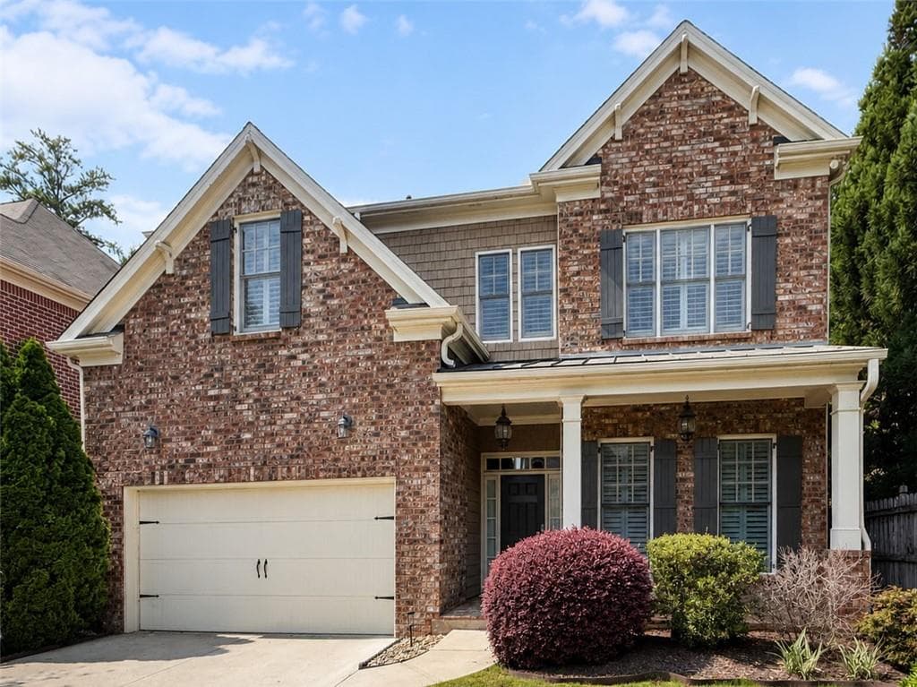 4 bedroom, 4 bathroom, 3,005 sq ft single family residence for sale at 514 Glenmanor Court, Atlanta, GA 30328 — photo 2