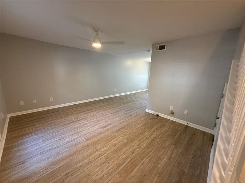 2 bedroom, 3 bathroom, 1,214 sq ft townhouse for sale at 910 Summer Place, Norcross, GA 30071 — photo 3