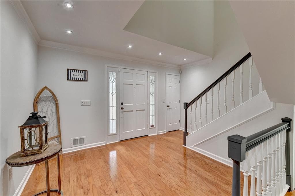 4 bedroom, 4 bathroom, 2,802 sq ft condominium for sale at 1006 Camden Court, Atlanta, GA 30327 — photo 6
