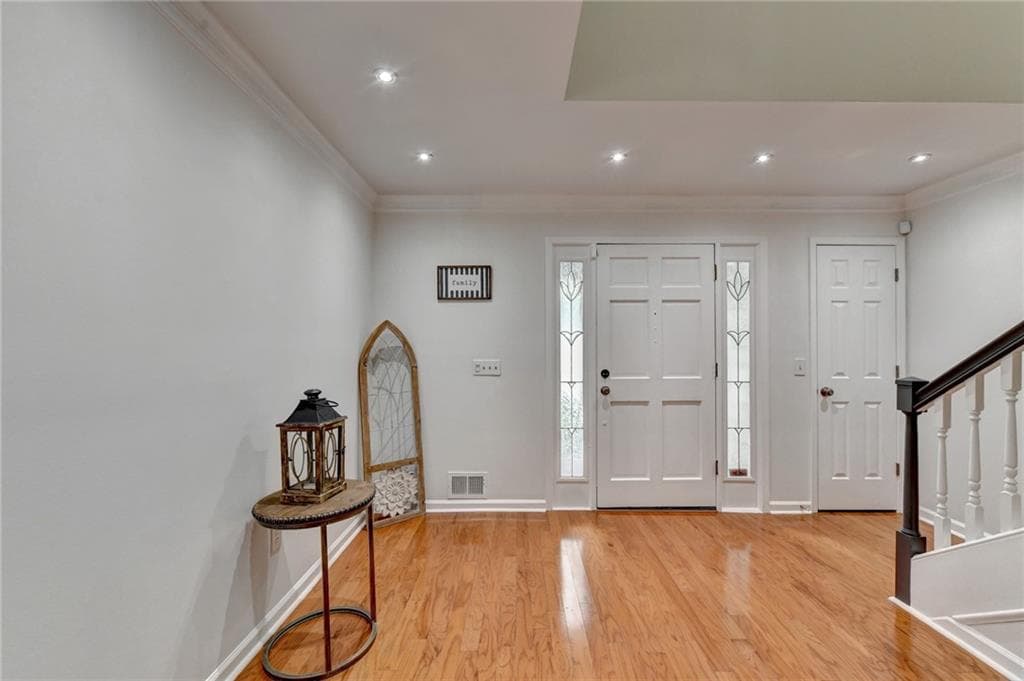 4 bedroom, 4 bathroom, 2,802 sq ft condominium for sale at 1006 Camden Court, Atlanta, GA 30327 — photo 7